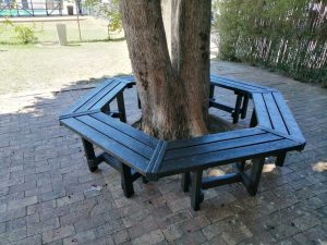 Tree Hugger - Garden Bench -Outdoor Furniture manufactured from recycled plastics.